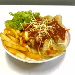 Marmita Panqueca com Salada e Fritas