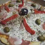 1/2 pizza especial 4 porciones