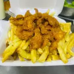 POLLO KRISPY CON PAPITAS FRITAS