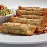 Tequeños rellenos con Langostinos