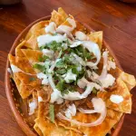 CHILAQUILES CON BIRRIA