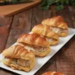 Croissants con pollo