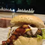 B.B.B (bacon, burguer, barbecue)