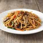 WOK DE CARNE CON SPAGHETTI