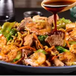 YAKISOBA MISTA(FRANGO/CARNE/CAMARÃO)