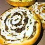 ESFIHAS CARNE DE SOL C/ CREAM CHEESE