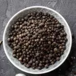 Pimenta do reino em grão