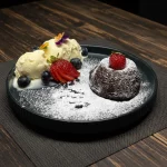 Volcán de chocolate con helado