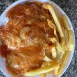 Bife a Parmegiana com (batata)