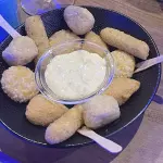 Maxi cheese party