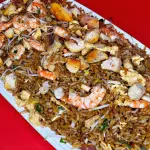 56.ARROZ FRITO (con pollo y camaron
