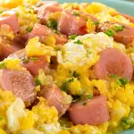 Huevos con salchicha y frijoles