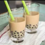 Chai latte con tapioca