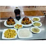 Dos pollos enteros asados al carbón