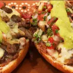 MOLLETES CON BISTECK
