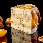 Queijo Azul com Nozes e Damasco