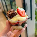 Brownie, ninho e morangos 150gr 🍓