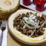 HUMMUS CON SHAWARMA DE CARNE
