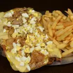 Milanesa a la Barbacoa con Papas Fritas