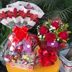 Cesta c/ Pelúcia e buquê 4 rosas 🌹
