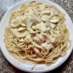 ESPAGUETIS CON SALSA DE CHAMPIÑONES