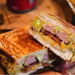 Hot dog prensado completo