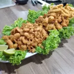3 Peixes com Cebola