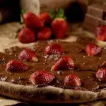 PIZZA DOCE MORANGO C/ CHOCOLATE G