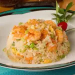 Yakimeshi de camarão