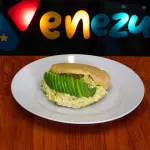 Arepa reina pepiada