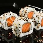02  PCS  Uramaki Filadélfia