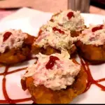 Tostones rellenos de jamón y queso