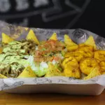 SALCHI NACHOS (para 2)
