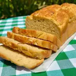 Pão de Mandioquinha c/ Alho Poró