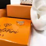 Piercing Cravejado - Conch