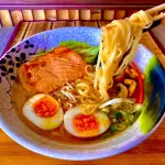 SOPA RAMEN DE SALMON
