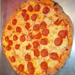 Pizza pepperoni entera