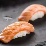 Niguiri Salmão Maçaricado