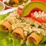 Tacos dorados de jamón con queso