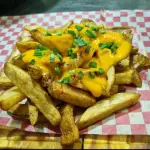 PAPAS CON CHEDDAR  VERDEO