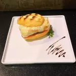 FILÉ COM QUEIJO