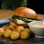 CHICKEN BURGER