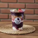 Morango, Banana, Leite em pó,Granola