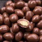 ALMENDRAS CUBIERTAS DE CHOCOLATE