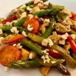 Pollo con Vegetales y Mostaza