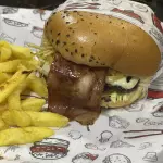 Hamburguesa con tocineta