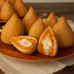 Coxinha de frango com requeijão