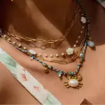 Collar con dije de cangrejo