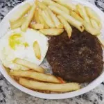 Hambúrguer de Carne com Ovo