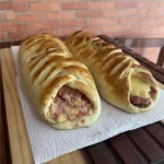 Pão de queijo, presunto calabresa